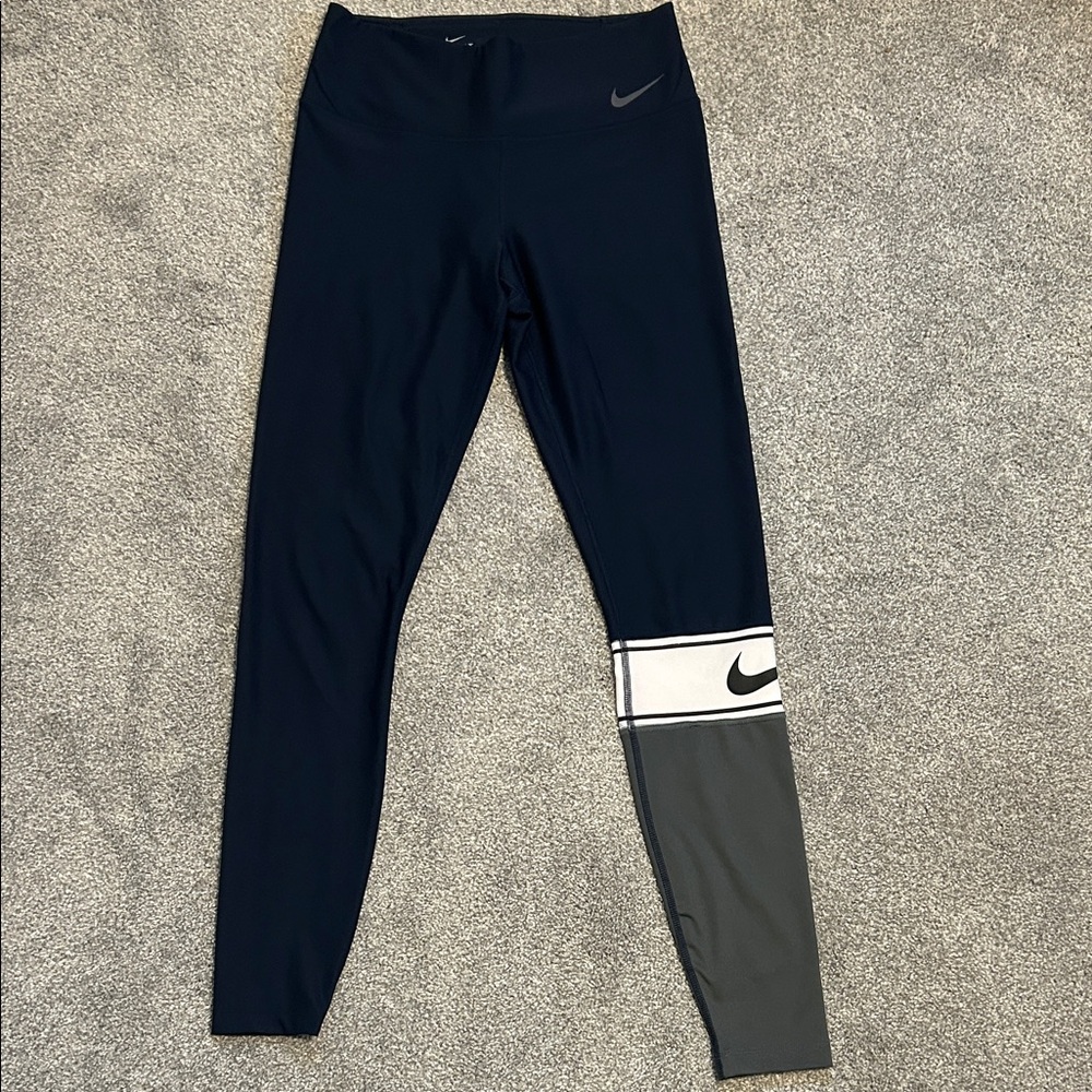 Nike Dry Fit Women’s Leggings -small